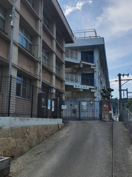 呉市新宮町の中古一戸建て(呉市立港町小学校)