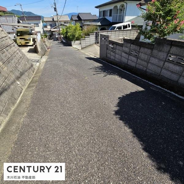 呉市音戸町波多見11丁目の中古一戸建て(前面道路含む現地写真)