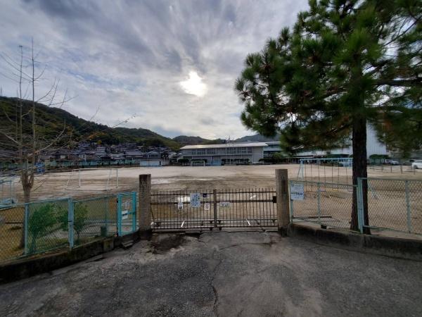 呉市音戸町鰯浜２丁目の土地(呉市立音戸小学校)