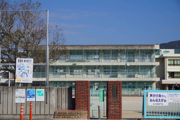 広杭本町　貸家(呉市立広小学校)