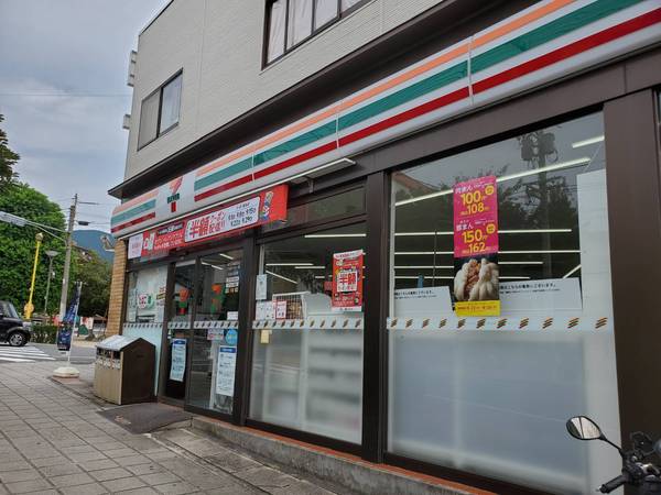 プレジデント皇神東中央(セブンイレブン呉市郷町店)