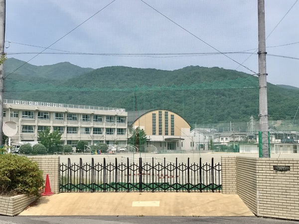 甲府市川田町の中古一戸建て(甲府市立東中学校)