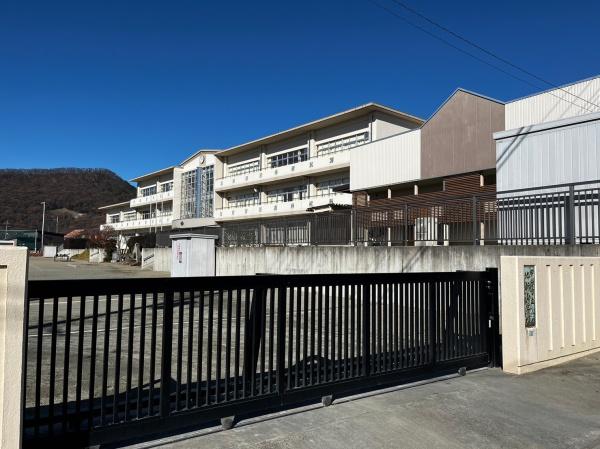 甲府市美咲2丁目の土地(甲府市立北新小学校)