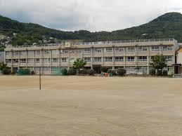 甲府市里吉2丁目の新築一戸建(甲府市立東中学校)