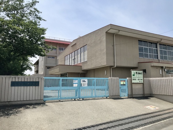 甲府市新田町の新築一戸建(甲府市立新田小学校)