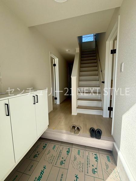 甲斐市團子新居の中古テラスハウス