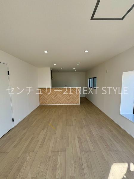 甲斐市團子新居の中古テラスハウス