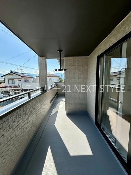 甲府市里吉４丁目の新築一戸建
