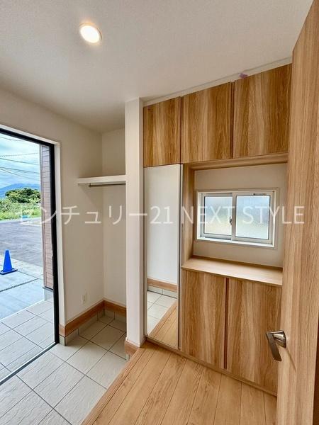 南アルプス市下宮地の新築一戸建(玄関)