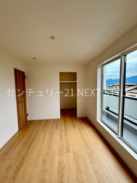 南アルプス市下宮地の新築一戸建(洋室)