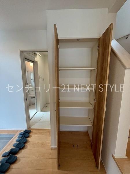 甲府市羽黒町の新築一戸建(収納)