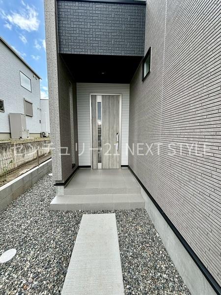甲府市羽黒町の新築一戸建(玄関)