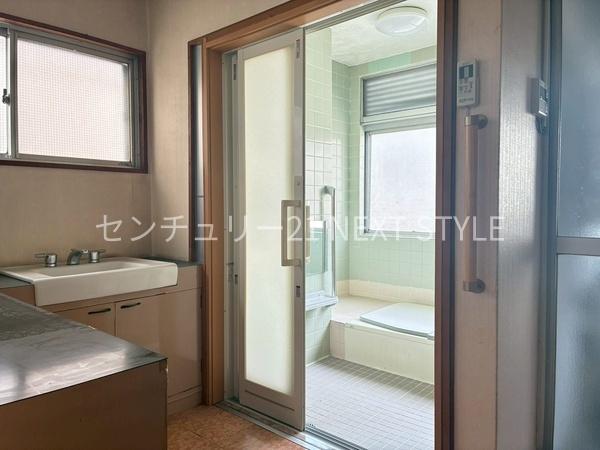甲府市宝2丁目　住居兼事務所