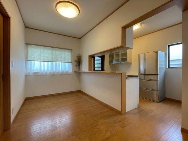 中央市西花輪平成15年築平屋敷地約229坪