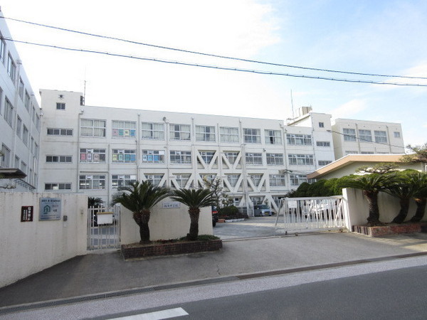 高槻市春日町の土地(高槻市立城南中学校)