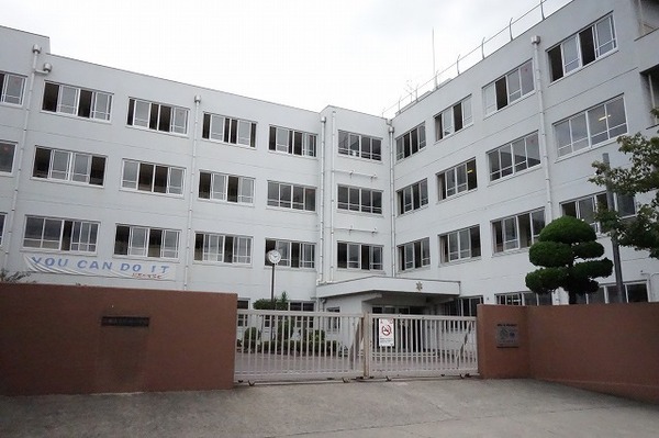 高槻第二コーポラス(高槻市立川西中学校)