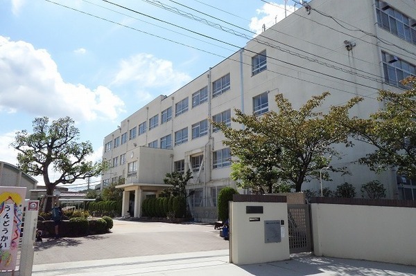 ランフォルセ高槻パークガーデン(高槻市立土室小学校)