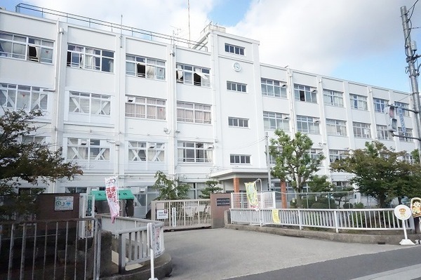 高槻市栄町3丁目の新築一戸建(高槻市立芝生小学校)