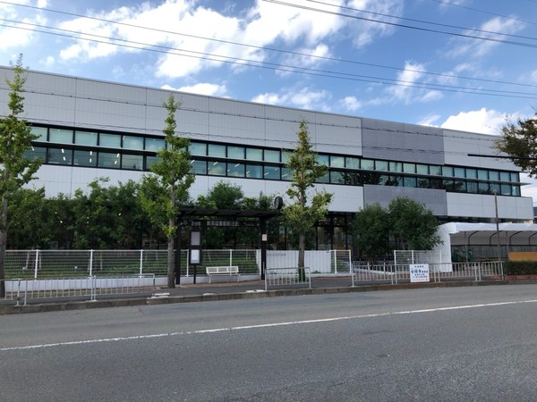 高槻市郡家本町の土地(高槻市立服部図書館)