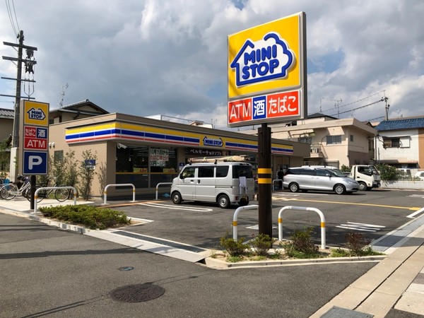 柳川ハイツ(ミニストップ高槻柳川町店)