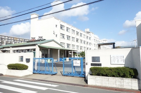 高槻市野田２丁目の新築一戸建(高槻市立北大冠小学校)
