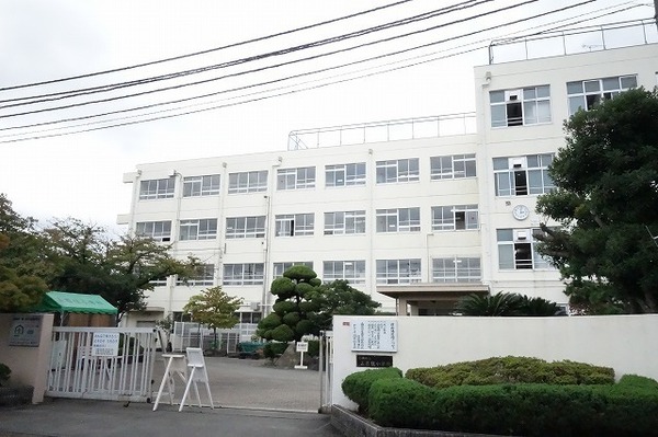 高槻市登美の里町の土地(高槻市立五百住小学校)