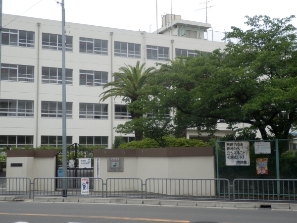 高槻市柱本６丁目の新築一戸建(高槻市立柱本小学校)