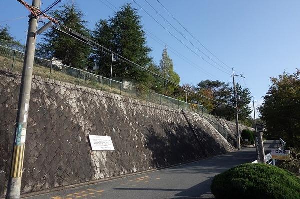 ライオンズヒルズ高槻(高槻市立安岡寺小学校)