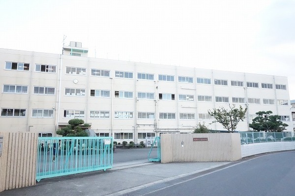 高槻市深沢町１丁目の新築一戸建(高槻市立冠中学校)