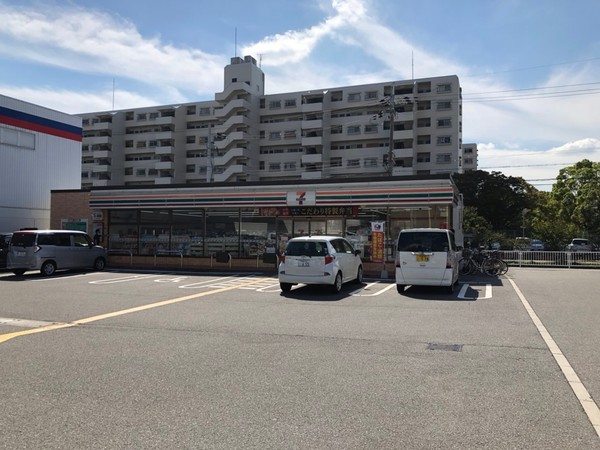 大和サニーハイツ高槻2棟(セブンイレブン高槻宮野町店)