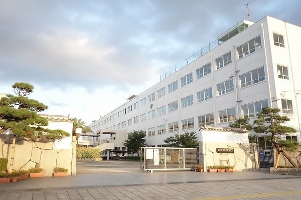 高槻市城西町の新築一戸建(高槻市立第一中学校)