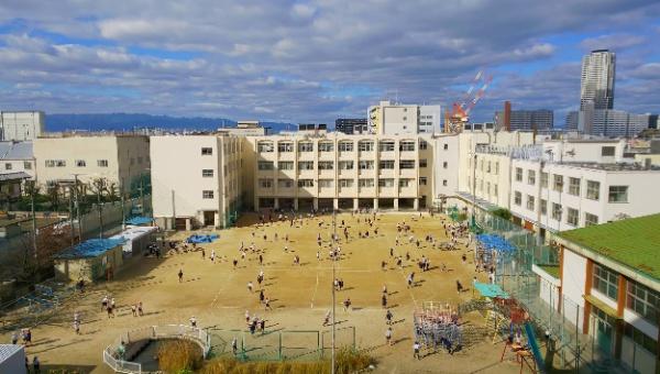 ルナタワー・ハリウッドプレイス(大阪市立島屋小学校)