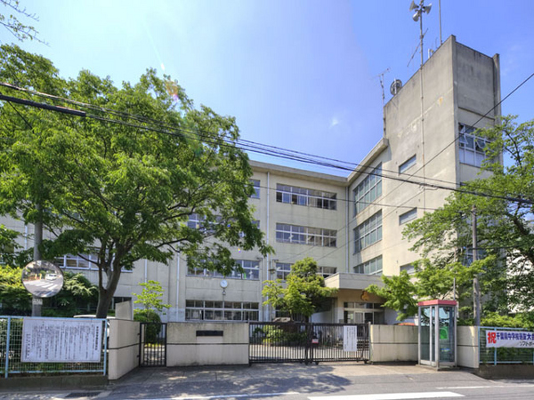 松戸市八ケ崎3丁目の中古一戸建て(松戸市立第三中学校)