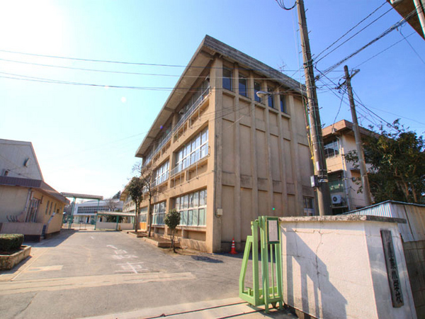 南柏スカイハイツB棟(流山市立東小学校)