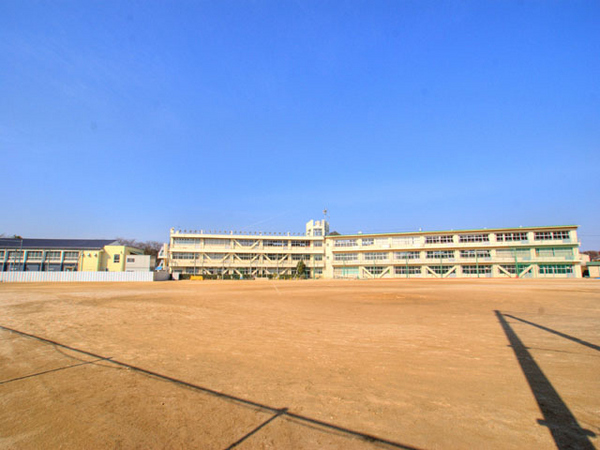 南柏スカイハイツB棟(流山市立東部中学校)