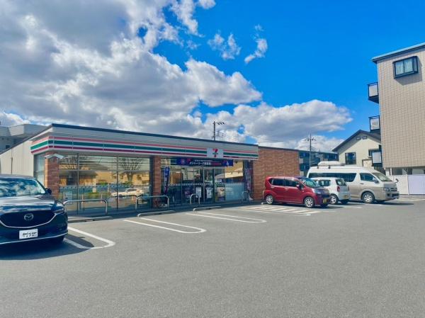 新松戸ファミールハイツ1号棟(セブンイレブン新松戸北店)