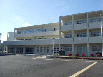 新松戸中央パークハウスC棟(松戸市立小金中学校)