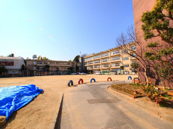 松戸市小金清志町１丁目の新築一戸建(松戸市立小金小学校)