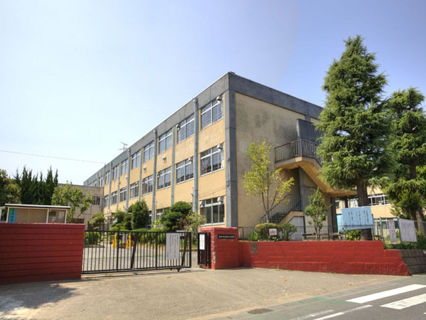 松戸市稔台３丁目の中古一戸建て(松戸市立稔台小学校)