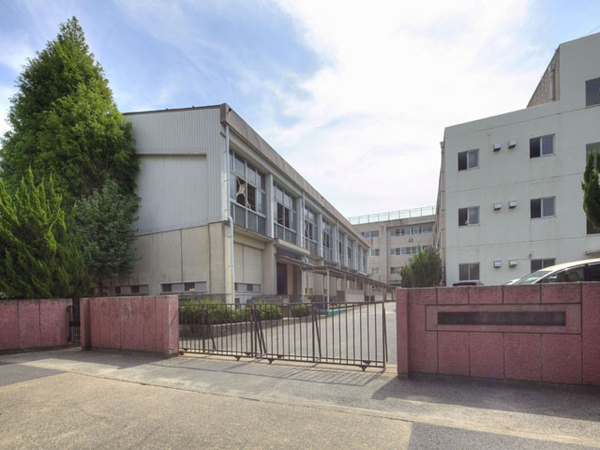 松戸市西馬橋２丁目の新築一戸建(松戸市立新松戸南中学校)