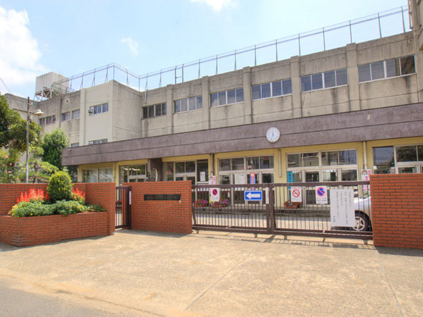 松戸市松飛台の中古一戸建て(松戸市立松飛台第二小学校)