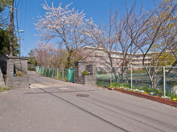 我孫子市つくし野６丁目の中古一戸建て(我孫子市立久寺家中学校)