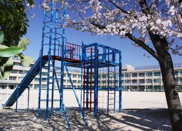 新松戸サンライトパストラル六番街Ｂ棟(松戸市立新松戸南小学校)