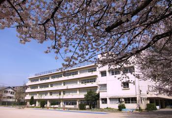 ヴェルデゾーナ新八柱(松戸市立牧野原小学校)