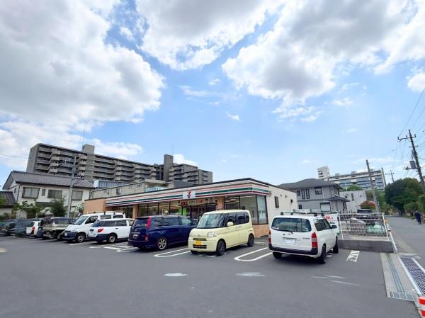 ロイヤルプラザ松戸トリビュート(セブンイレブン松戸胡録台店)
