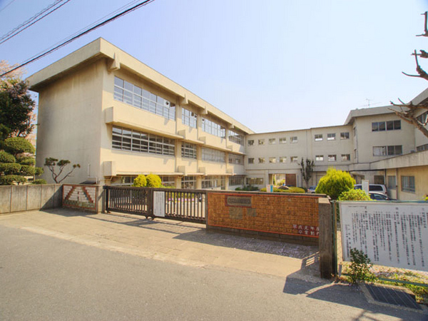 松戸市新作の中古一戸建て(松戸市立上本郷小学校)