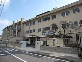 向日市上植野町馬立の土地(向日市立勝山中学校)