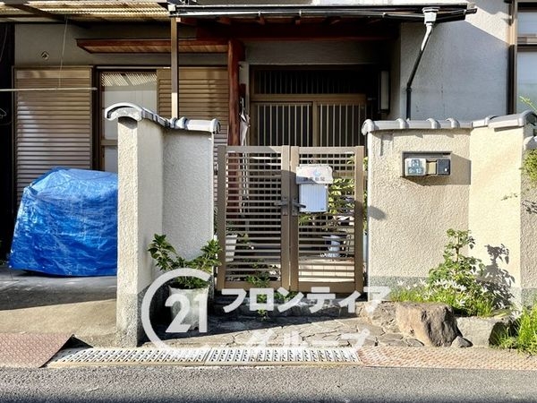 生駒郡斑鳩町目安４丁目　中古一戸建て