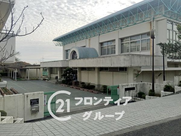 生駒市美鹿の台の中古一戸建て(中学校)