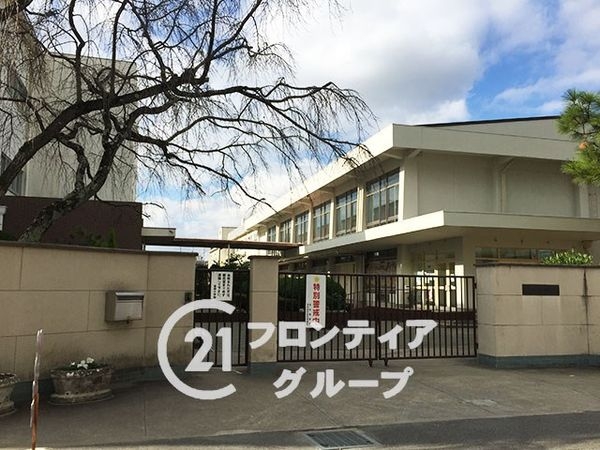 奈良市法蓮町の中古一戸建て(小学校)